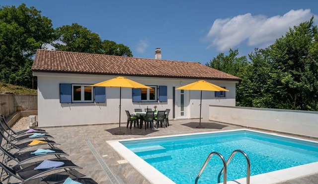 Stunning private villa with private pool, A/C, WIFI, TV, terrace, pets allowed and panoramic view