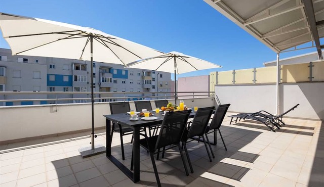 Rose Penthouse Apartment Split