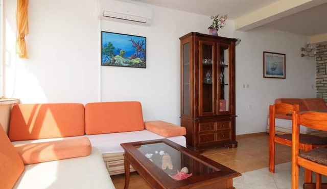 2 bedroom amazing apartment in Milna in Milna