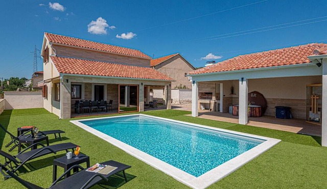 Holiday house Sibenik for 1 - 6 persons with 2 bedrooms - Holiday house