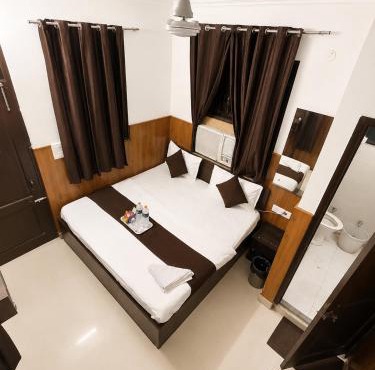Shri Sai Guest House - Opp Azadpur Main Mandi I Couple Friendly I Metro Access in New Delhi