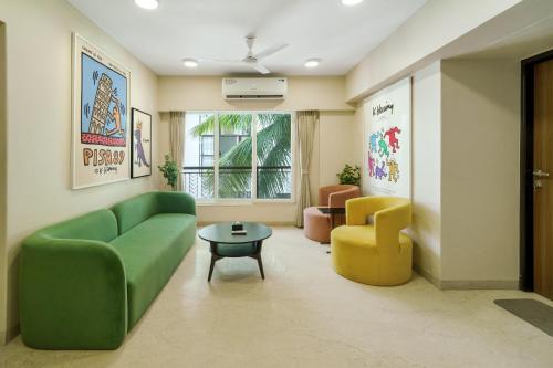 Zen B Stylish Private Room in Shared 3BHK in Mumbai