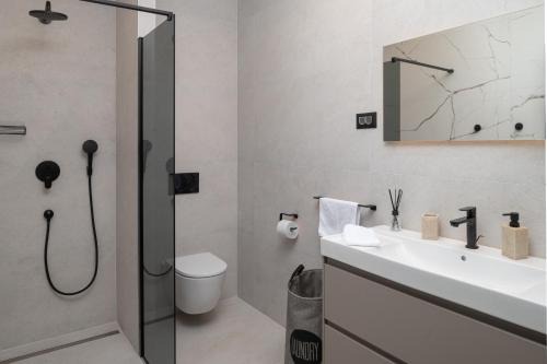 Lux Villa Serene with heated pool