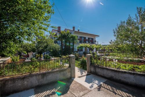 Apartment Bajcici 13639a