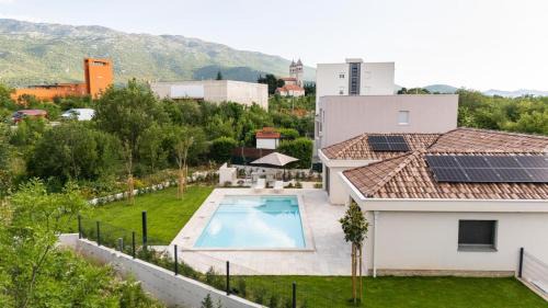 Luxury Villa Melanie near Split, heated pool