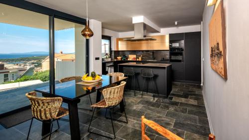 Luxury villa Mar with infinity pool in Rab in Palit
