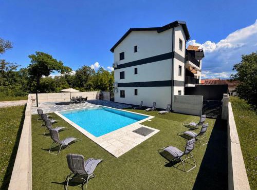 Lavanda Verde - Pool Apartments