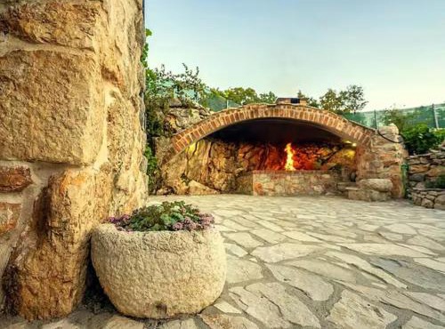Holiday house Buljanovi Dvori with private pool in Runović