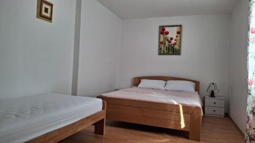 Mala oaza in Ivišovo Greblje