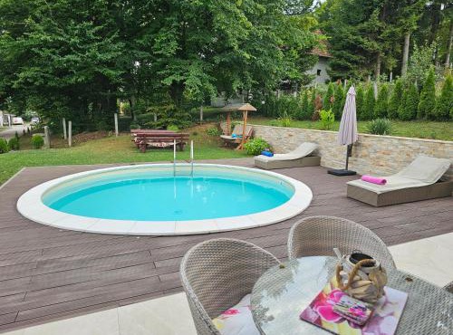 Weekend Poolhouse Sarajevo in Miševići