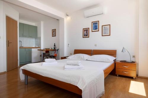 Jasminka apartments in Podgora
