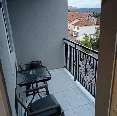 Stan na dan Vojo in Bratunac