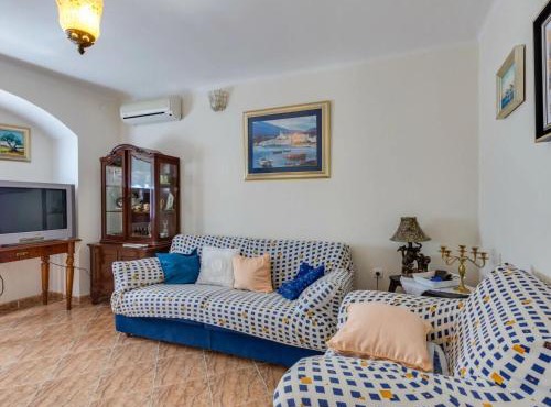 Charming Holiday Home in Nerezine in Nerezine