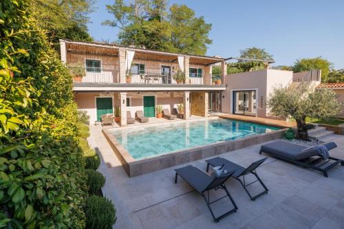 Vila ROBIDA & SPA in Črni Kal