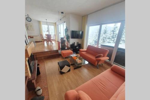 WOLF'S PLANE Luxury Isolated Mountain House for Digital Nomads in Fojnica